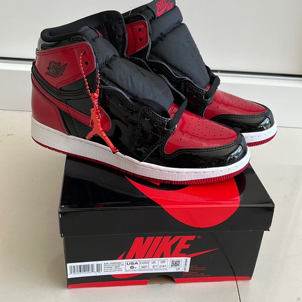 COPY - BNIB - Air Jordan 1 - Size 6Y - Retro High OG GS - Patent Bred!